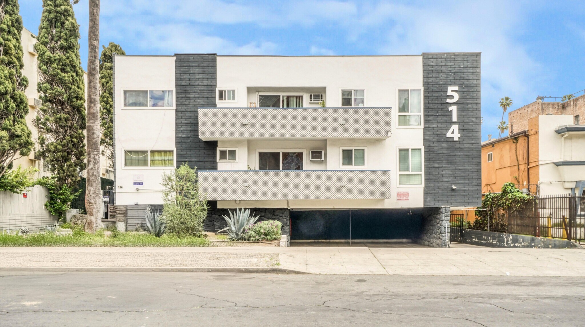 514 S Mariposa Ave, Los Angeles, CA 90020 exterior