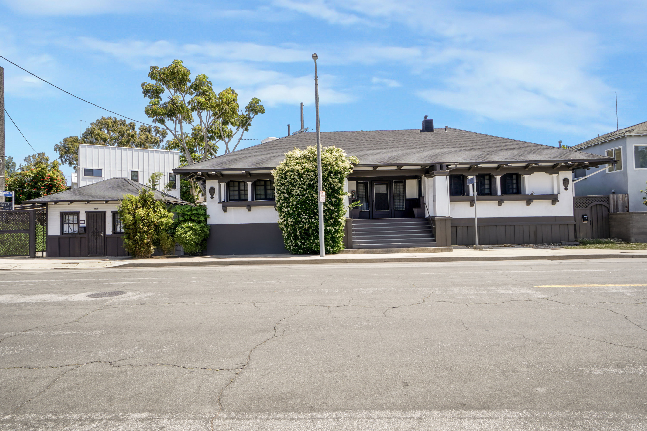 1300-1304 Riviera Ave, Venice, CA 90291 exterior