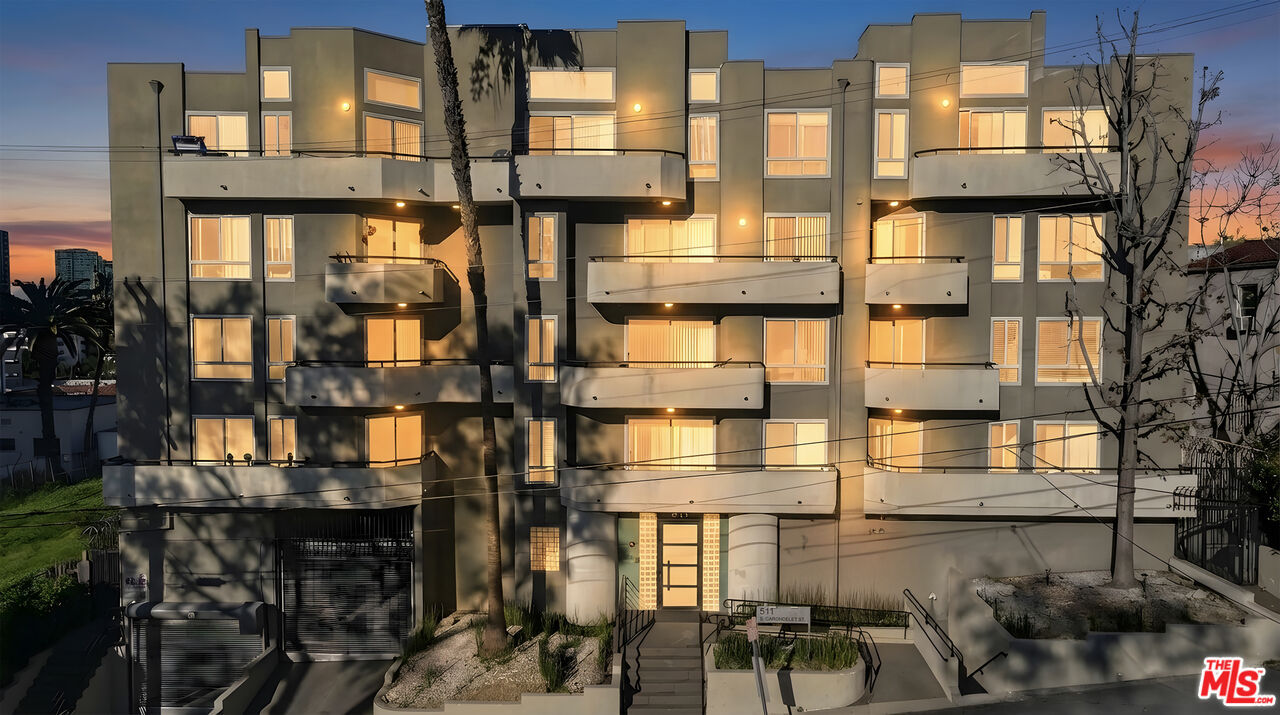 511 S Carondelet St, Los Angeles, CA 90057 exterior