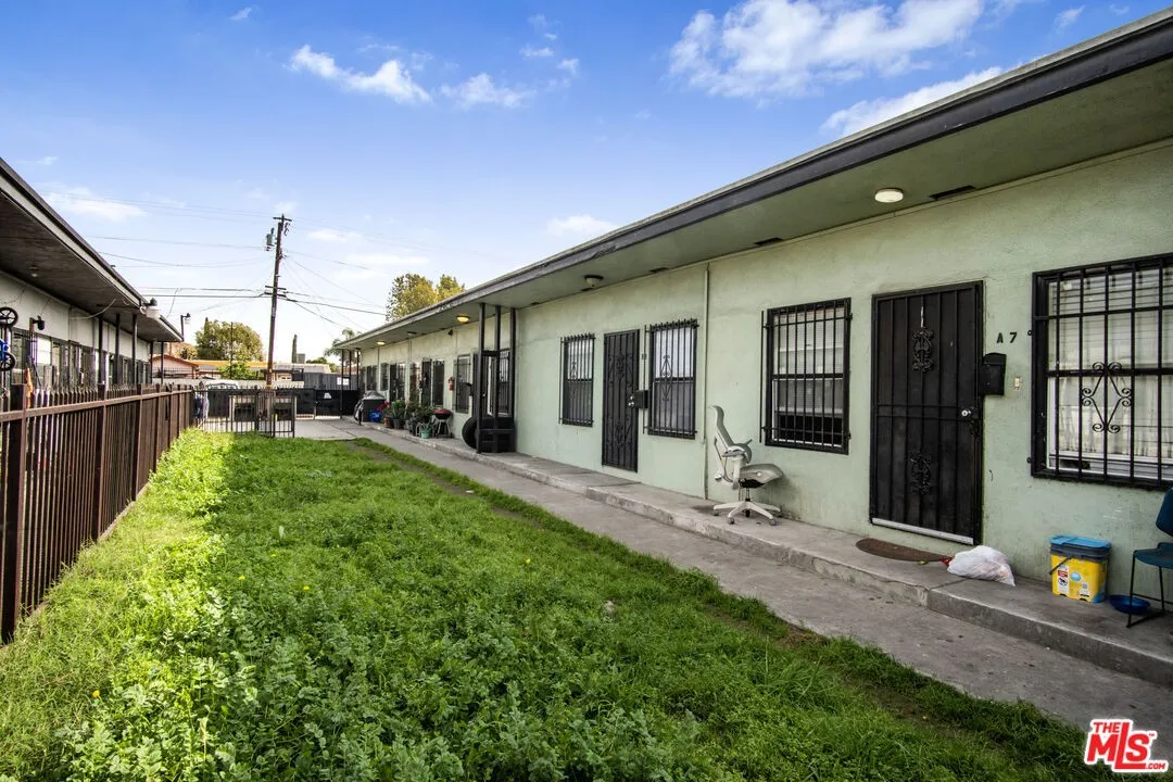 15412 S Atlantic Ave, Compton, CA 90221 exterior