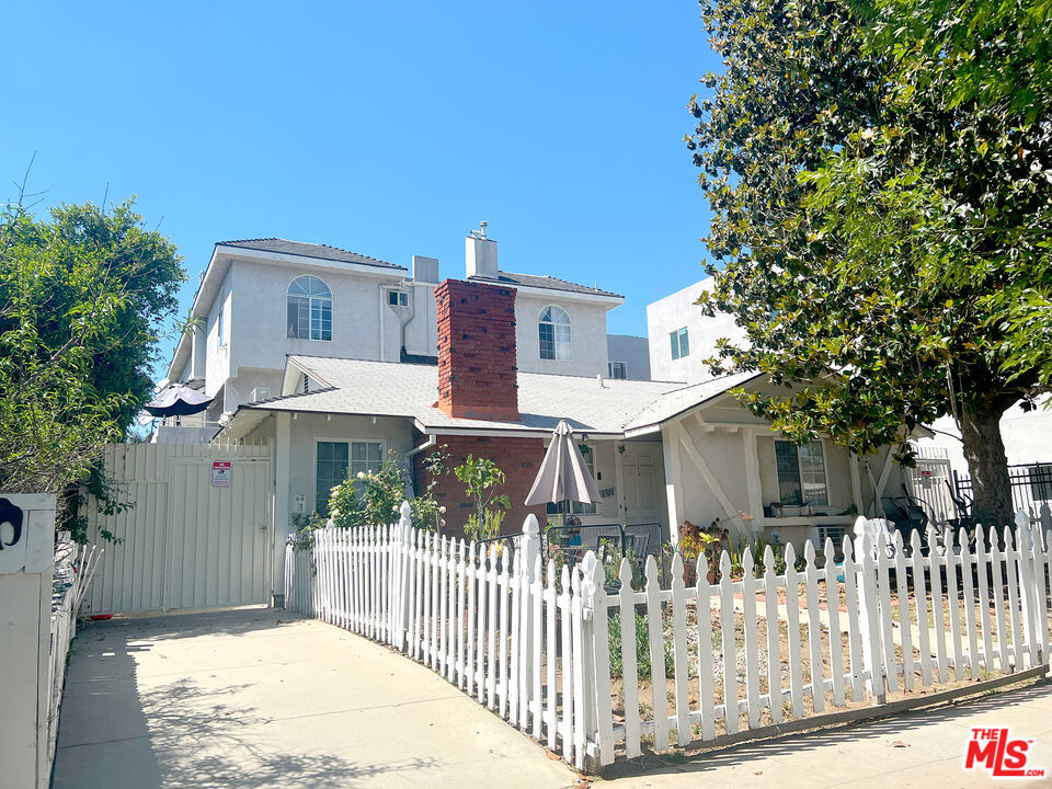 6501 Woodley Ave, Van Nuys, CA 91406 exterior