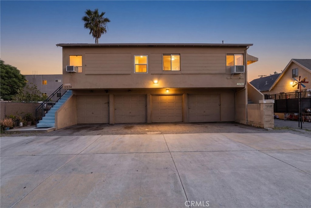 11234 Hatteras, North Hollywood, CA 91601 exterior