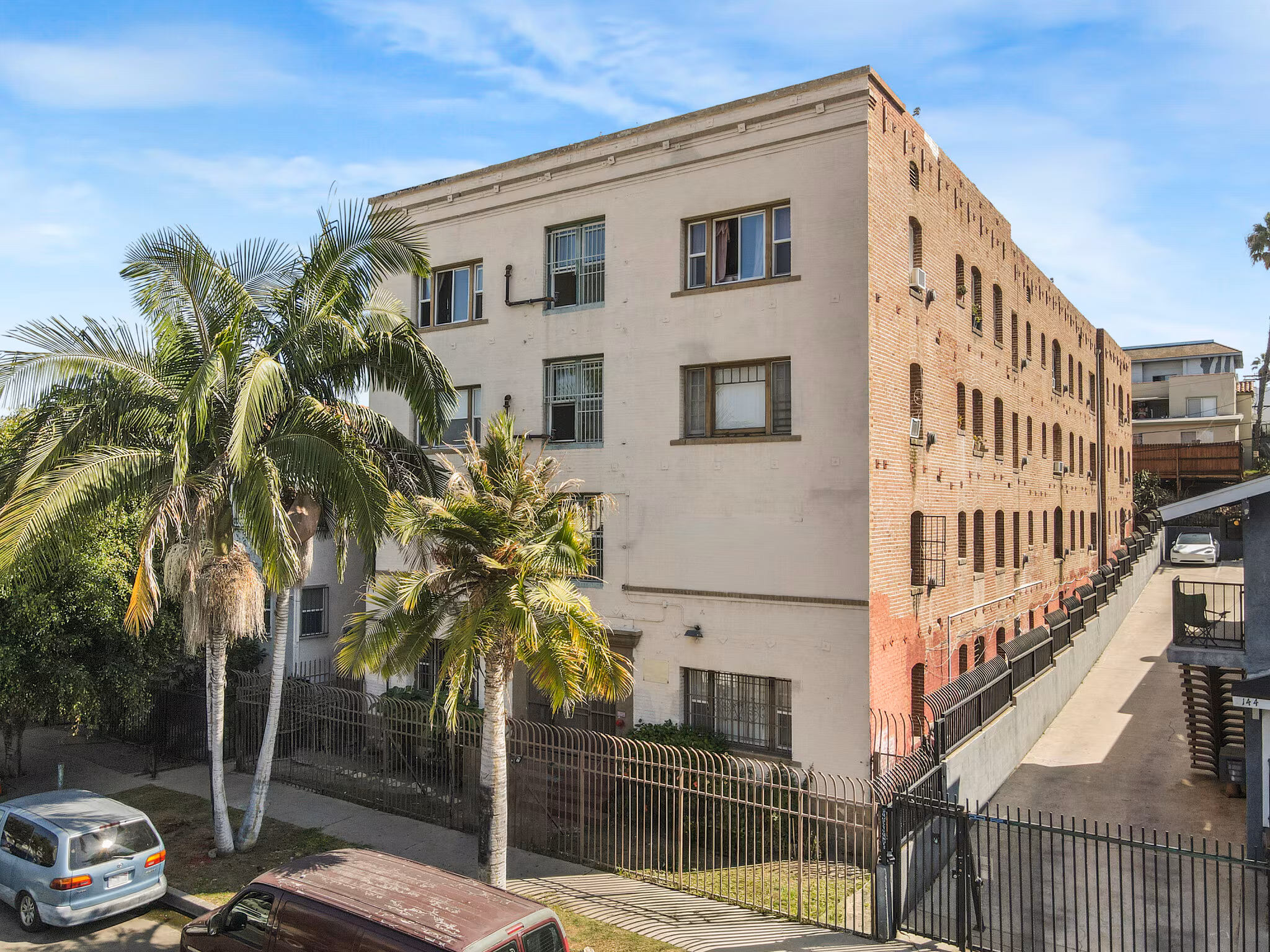 138 S Westmoreland Ave, Los Angeles, CA 90004 exterior