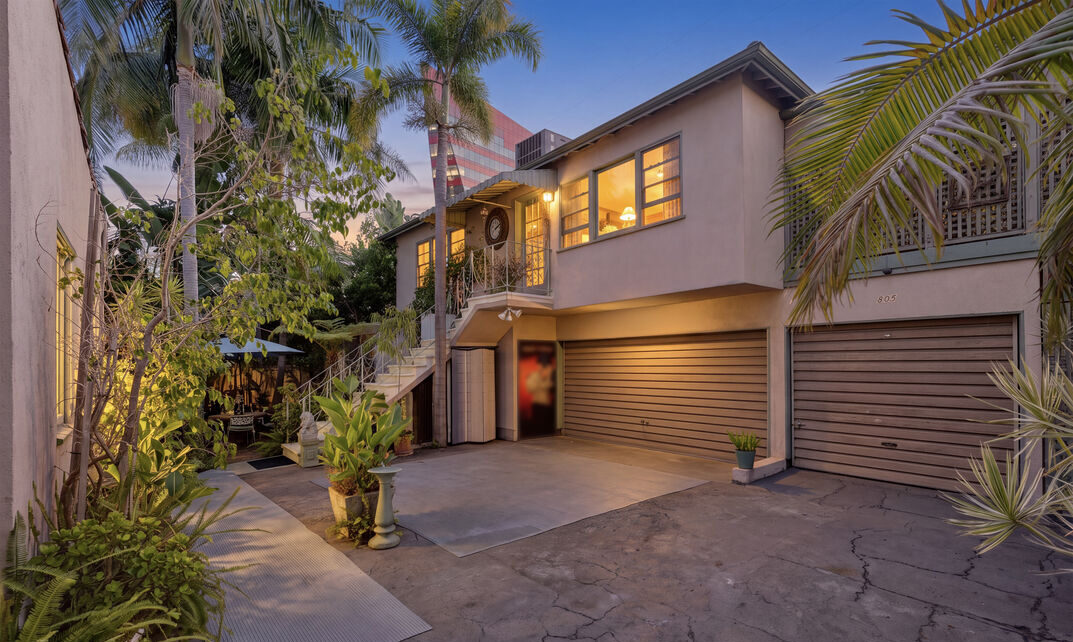 803 Huntley Dr, West Hollywood, CA 90069 exterior